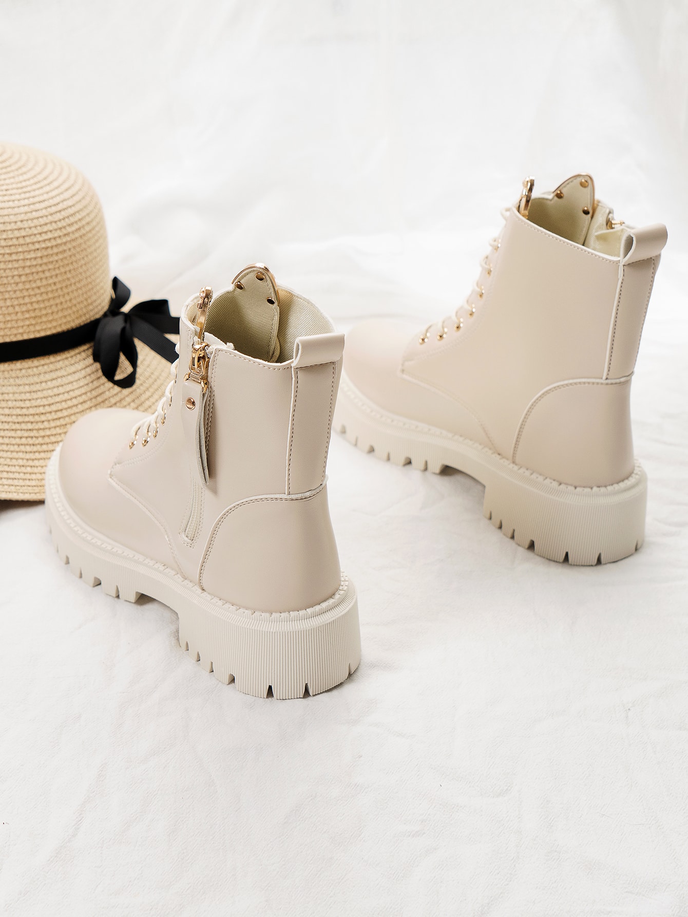 2024 Spring/Autumn New Women Thick Sole Boots, White Side Zipper Round Toe Short Ankle Boots, British Style Motorcycle Boots Valentines