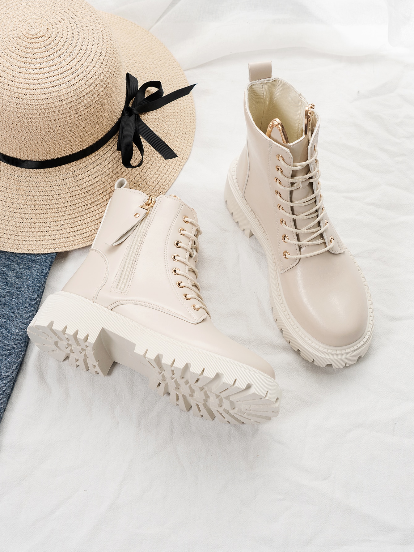 2024 Spring/Autumn New Women Thick Sole Boots, White Side Zipper Round Toe Short Ankle Boots, British Style Motorcycle Boots Valentines