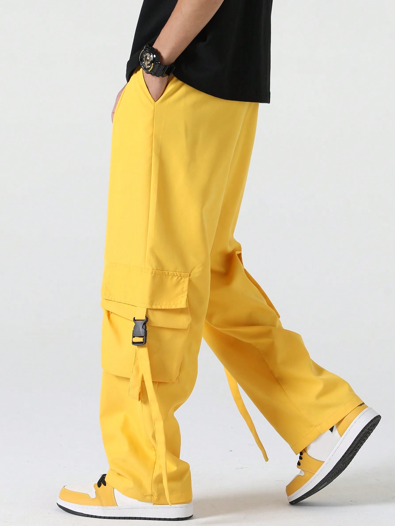 Guys Flap Pocket Side Drawstring Waist Cargo Pants
