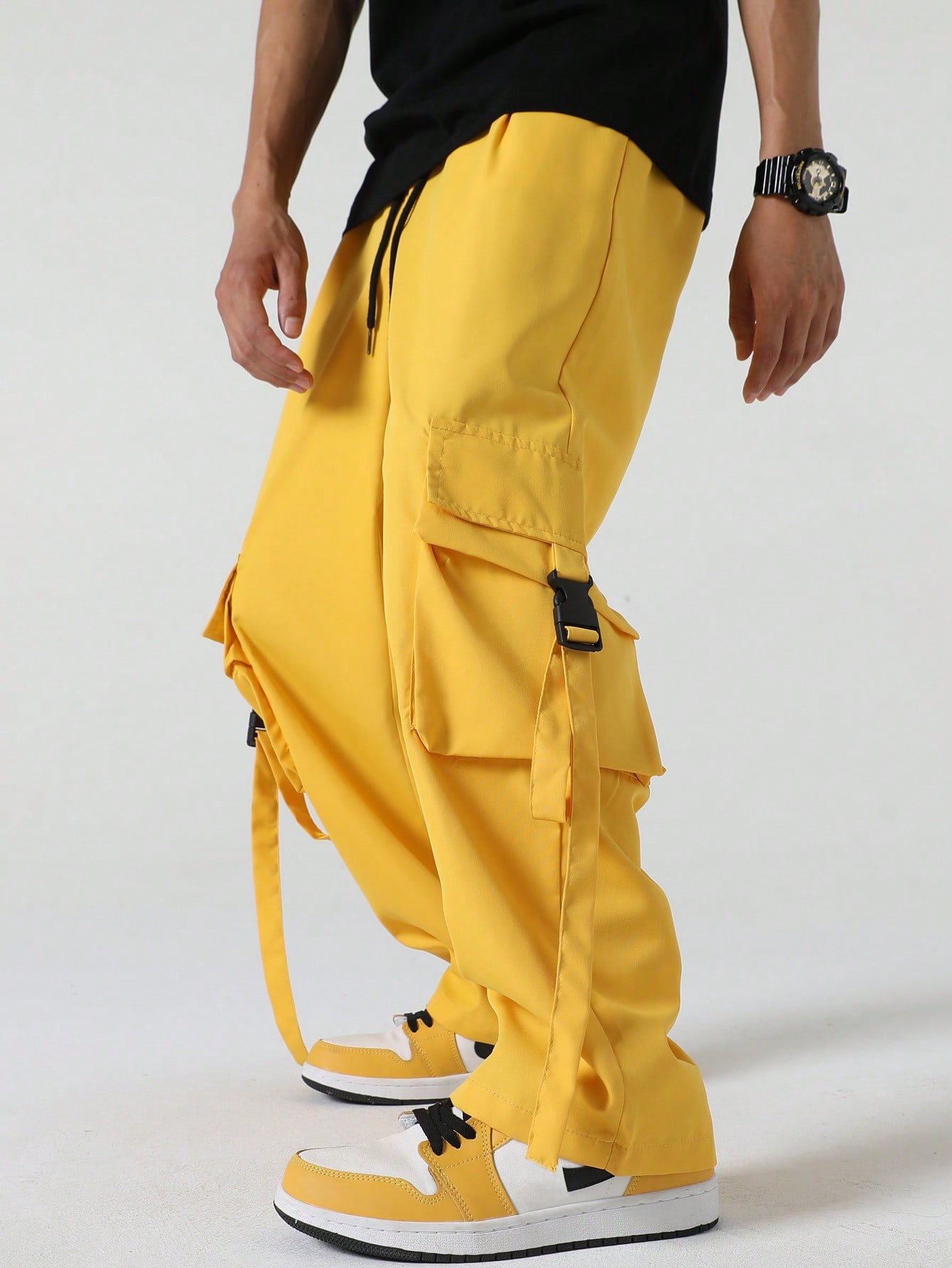 Guys Flap Pocket Side Drawstring Waist Cargo Pants