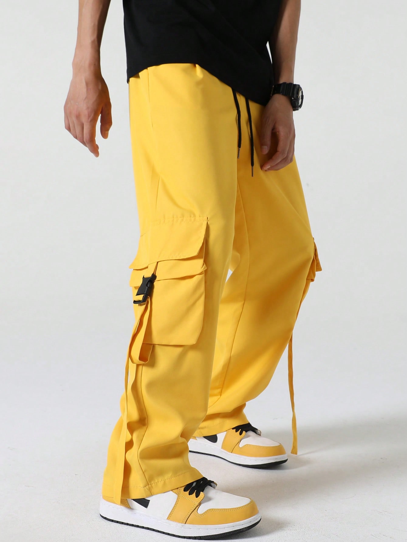 Guys Flap Pocket Side Drawstring Waist Cargo Pants