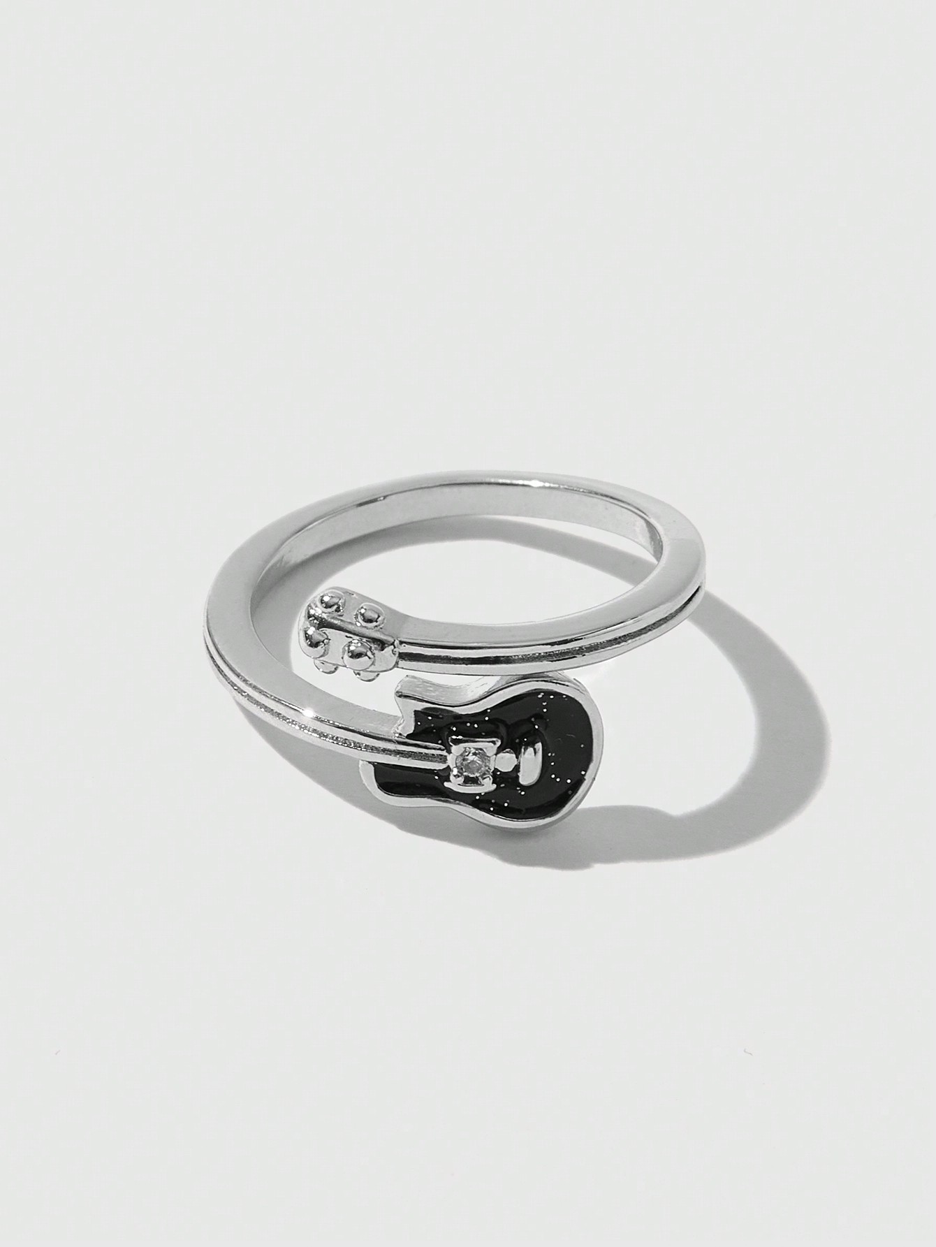 Grunge Punk 1pc Guitar Shaped Ring(Random Pattern)