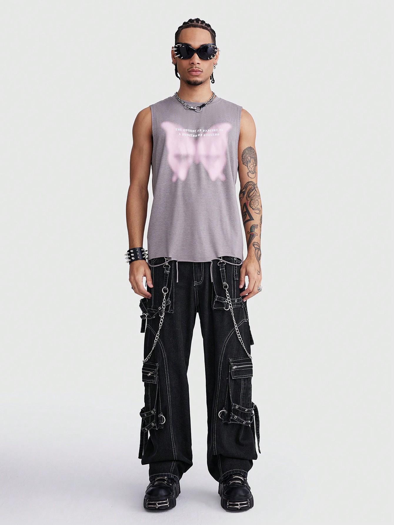 ROMWE Avant Men's Front Button Multi-Pocket Zipper Chain Decorated Denim Jeans, Casual Daily Wear